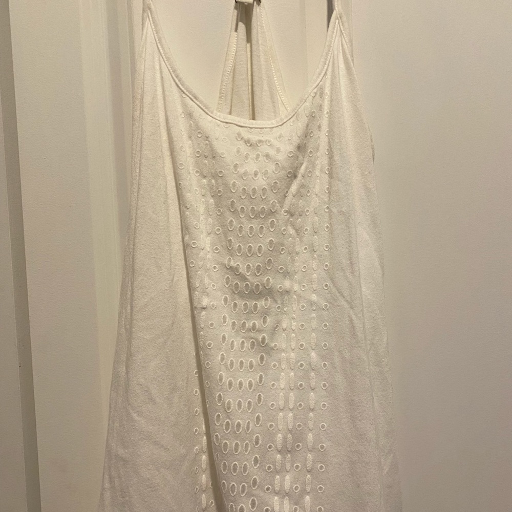 Gap eyelet tank top